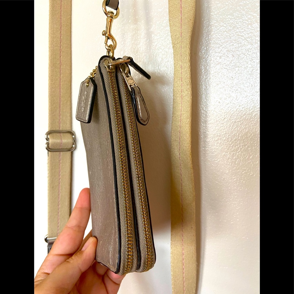 Coach Double Corner Zip Wristlet